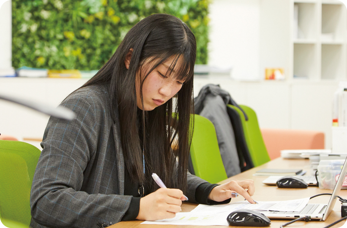 現在の仕事内容を教えてください